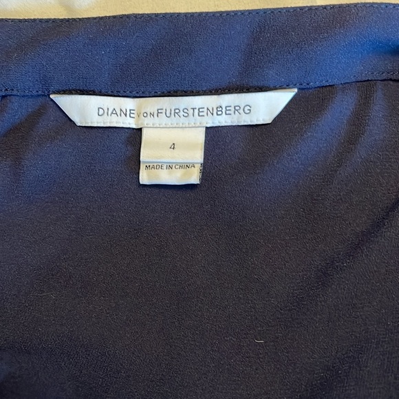 Diane von Furstenberg 'Lucy' Blouson
Jumpsuit Navy Blue Size 4, Wide Leg Flowy - Picture 10 of 17